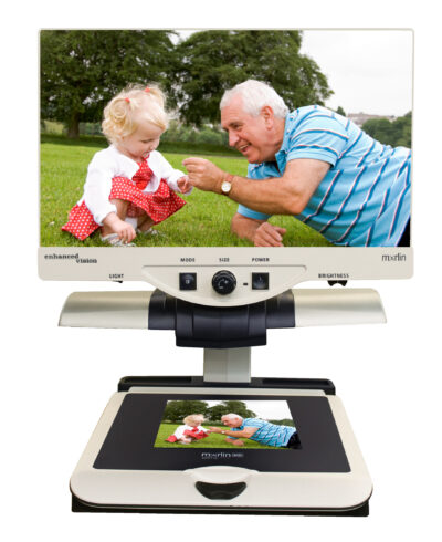 EV - Merlin Ultra Full HD Grampa Grandaughter Photo_Frontal NM